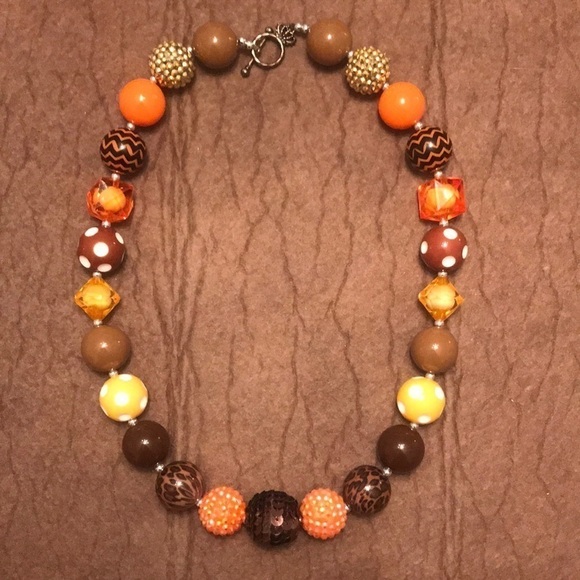 Vintage Jewelry Lot of Two Beaded Necklaces - Picture 2 of 4